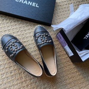 Rare CHANEL Espadrilles CC camellia stud logos